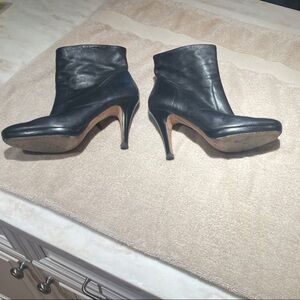 Elegant Black Leather Heeled Boots